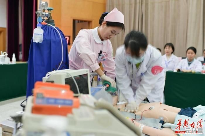 还在寻找扣人心弦的解谜游戏？神秘复苏》让你欲罢不能！