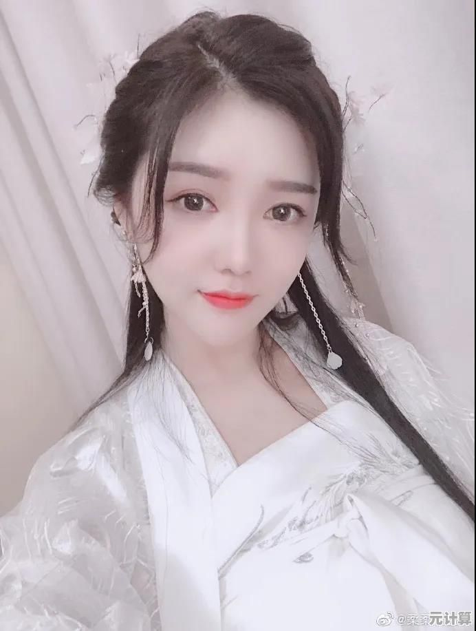 谁说低内存手机不能吃鸡？和平精英轻量版手机版让你轻松开战！